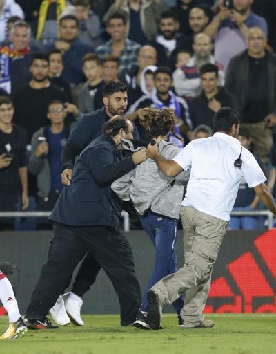 İspanya maçında Real Madridli futbolcuya bıçaklı saldırı
