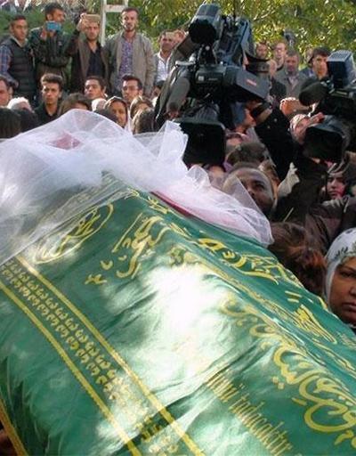 Pendikte öldürülen lise öğrencisi Helinin cenaze töreni düzenlendi
