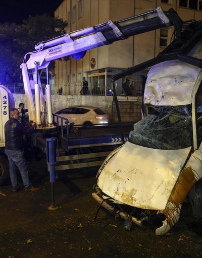 Ankarada refüje çarpan otomobil devrildi