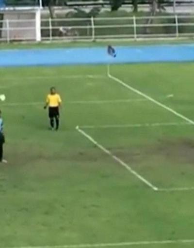 Kaçan penaltıya erken sevinen kaleci golü yedi