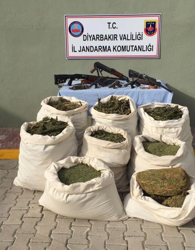 Diyarbakırda narko-terör operasyonu: Silah ve 161.5 kilo esrar ele geçirildi