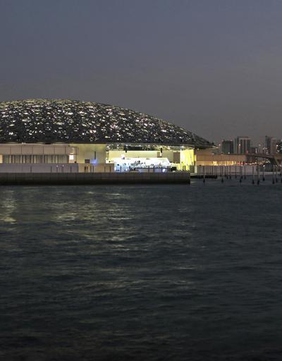 Birleşik Arap Emirlikleri Louvre Müzesi açtı
