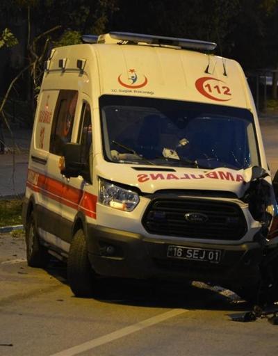 Ambulans trafik ışıklarına gelince ortalık karıştı: 4 yaralı