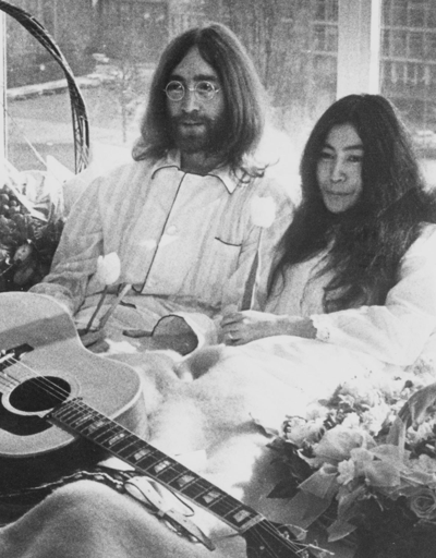 Yoko Ono, John Lemona dava açtı