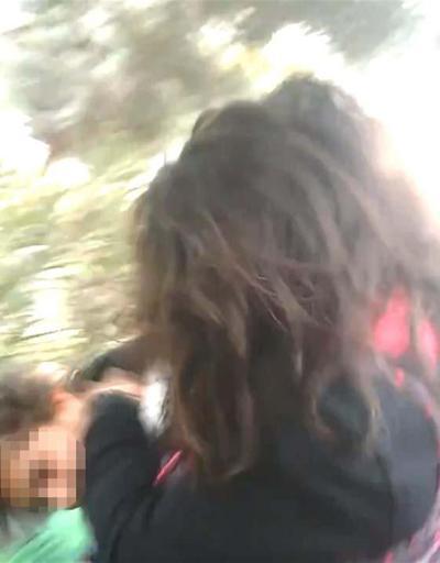 Ortaokul öğrencisi kızlar, saç saça kavga etti, erkekler tezahürat yaptı