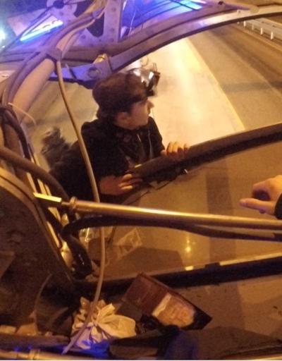 Ünlü selfie çılgını metrobüsün tavanında 12 durak gitti