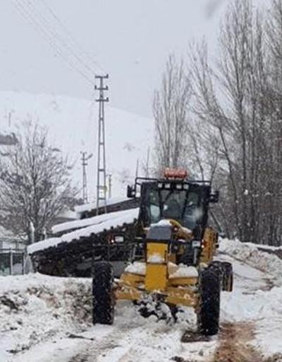 Tunceli’de kar 47 köy yolunu ulaşıma kapadı