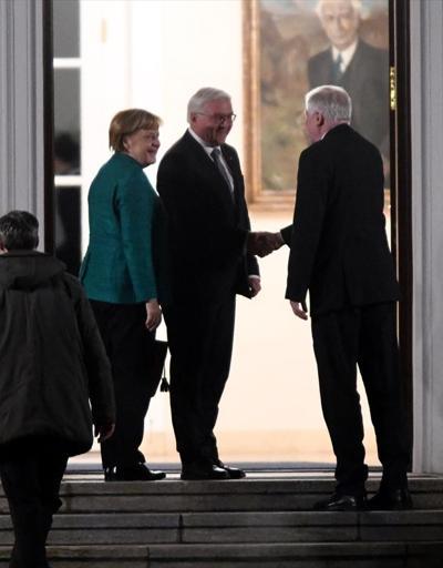 Almanyada koalisyon krizi sürüyor: Görüşmelerden sonuç çıkmadı