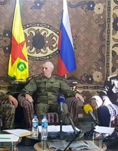 YPG sözcüsü ve Rus komutan bir arada