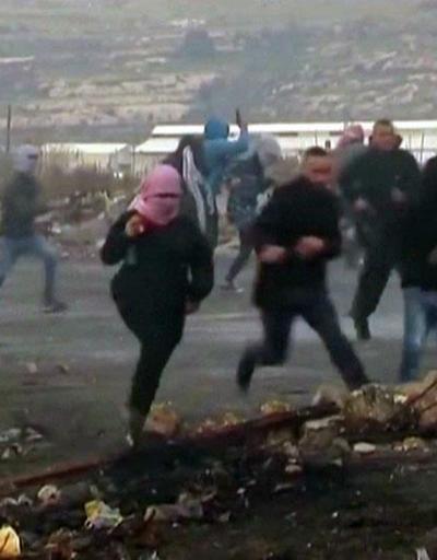 Maskeli İsrail askerleri eylemcilerin arasına sızdı