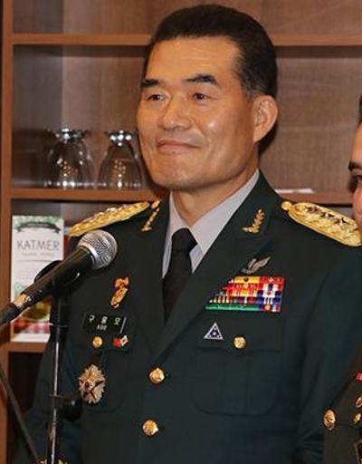 Güney Koreli komutan Manisada Kore gazileriyle buluştu
