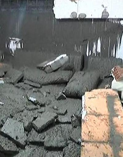 Beton pompası evin duvarını yıktı