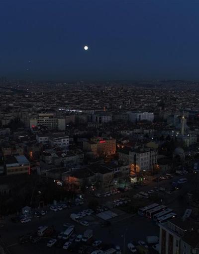 Süper Ay İstanbul semalarında böyle görüntülendi