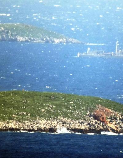 Çipras ziyareti öncesinde Türk gemisi Yunan gemilerini uzaklaştırdı