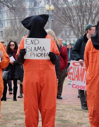 Beyaz Saray önünde Guantanamo gösterisi