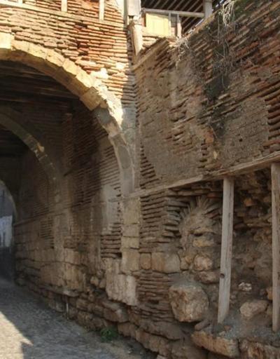 Adanada 700 yıllık Musa Balı Konağı yıkılmak üzere