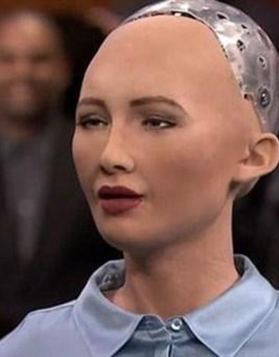 Devlet Bahçelinin tepki gösterdiği robot Sophia Türkiyeye geliyor