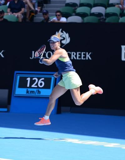 Angelique Kerber yarı finalde