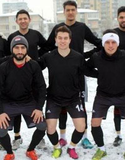 Kayseri’de Şehidimiz var maçı erteleyelim talebi reddedilince siyah forma giydiler