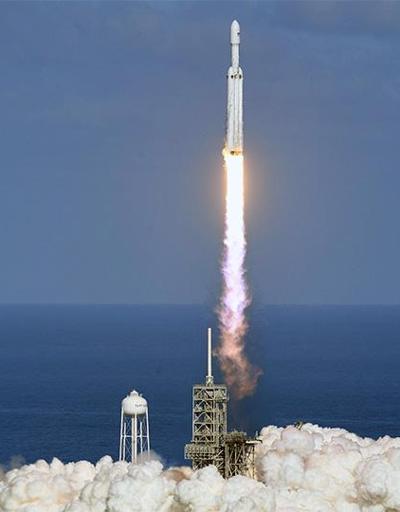 Falcon Heavy uzaya böyle fırlatıldı