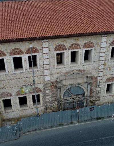 İstanbulda büyük rezalet Tarihi yapıyı böyle restore ediyorlar