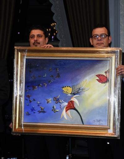 İçişleri Bakanı Süleyman Soylunun yaptığı resim 500 bin liraya satıldı