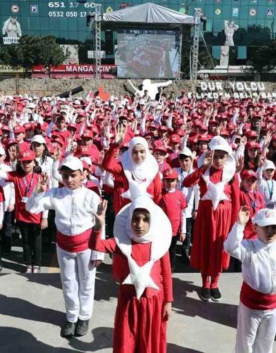Bin 380 çocuk işaret diliyle İstiklal Marşını okudu: Rekor geldi