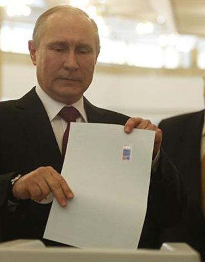 Rusyadaki seçimlerin galibi Vladimir Putin