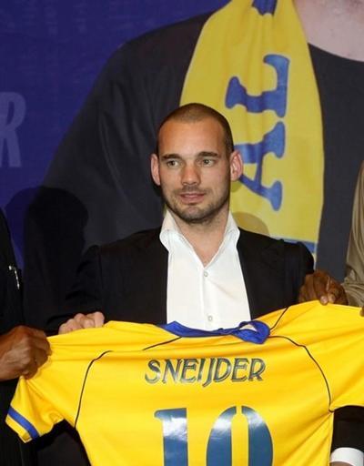 Wesley Sneijderden mesaj: Her an geri dönebilirim