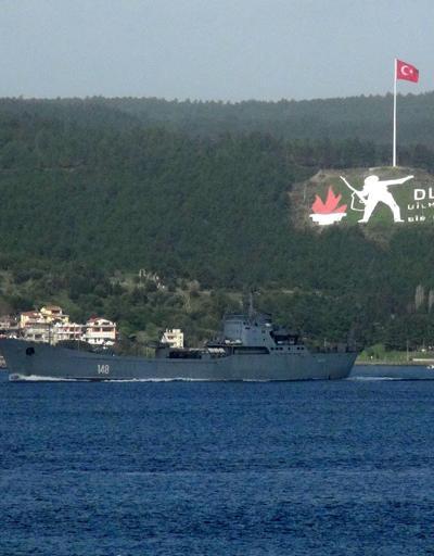 Rus askeri gemisi Çanakkale Boğazında