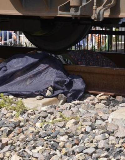 Yolcu treninin çarptığı kadın hayatını kaybetti