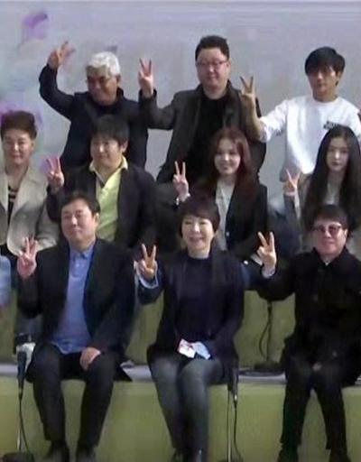 Güney Koreli 150 pop yıldızı Kuzey Koreye gitti