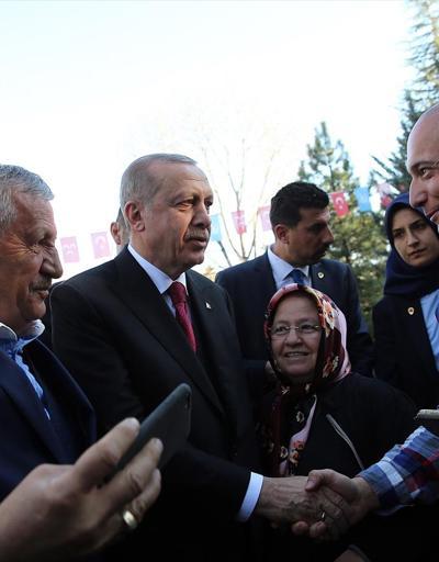Son dakika... Cumhurbaşkanı Erdoğan Alparslan Türkeşin mezarını ziyaret etti