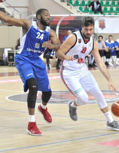 Eskişehir Basket - Demir İnşaat Büyükçekmece: 76-72