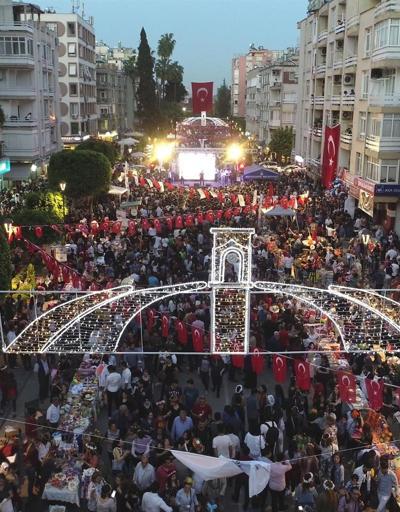 Adanada Portakal Çiçeği Karnavalı renkli görüntülerle sona erdi