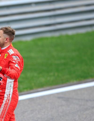 Vettel Çinde ilk sırada