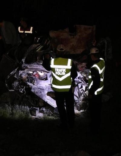 Nevşehirde katliam gibi kaza 5 genç hayatını kaybetti