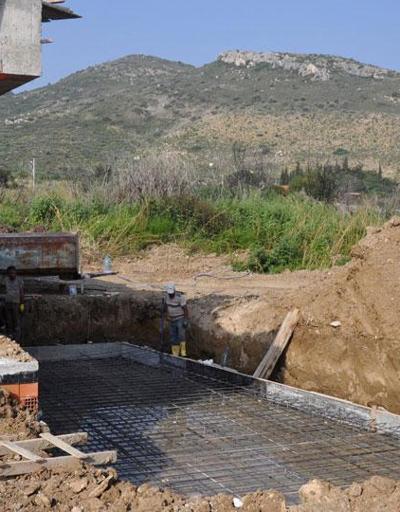 Ne mühür ne de ceza durdurabildi: Sit alanındaki kaçak otel inşaatı devam ediyor