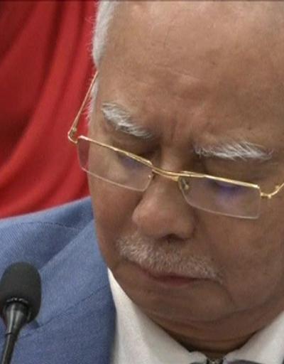 Malezyada eski Başbakan Rezaka yurt dışına çıkış yasağı