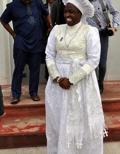 Türkiyeye gelen Nijeryalı rahibeye coşkulu karşılama