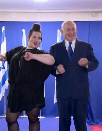 Netanyahunun dansı sosyal medyada tepki gördü