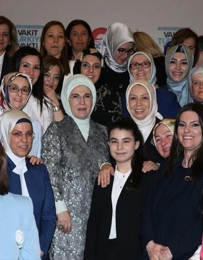 Emine Erdoğan AK Partinin kadın adaylarıyla iftarda buluştu
