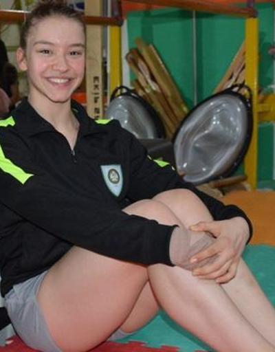 Cimnastiğin altın kızı Ayşe Begüm Onbaşı dünya üçüncüsü oldu