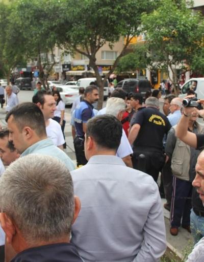 Manisada İYİ Partililer ile zabıtalar arasında arbede