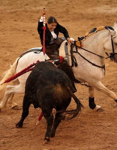 Kadın matador arenaya çıktı
