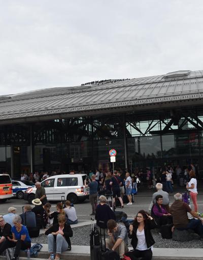 Elektrikler kesildi, Hamburg Havalimanında uçuşlar durdu