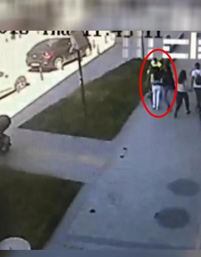 Taksimde yürüyen kadına saldırdı