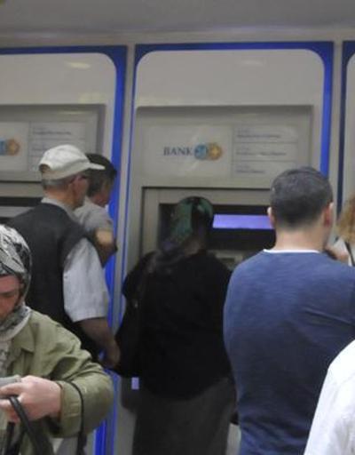 Emekliler bayram ikramiyesi için ATMlere koştular