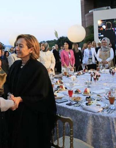 Emine Erdoğandan kadınlar onuruna iftar