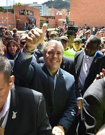 Kolombiyada Duque yüzde 53.95 ile Devlet Başkanı seçildi